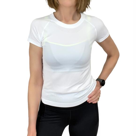 Athleta Momentum Seamless Sport Length Tee Sz XS New $59 Bright White T-Shirt - Picture 1 of 9
